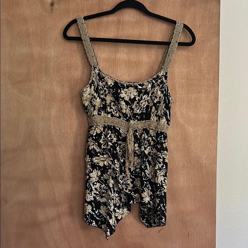 Floral Black and Cream Sleeveless Top